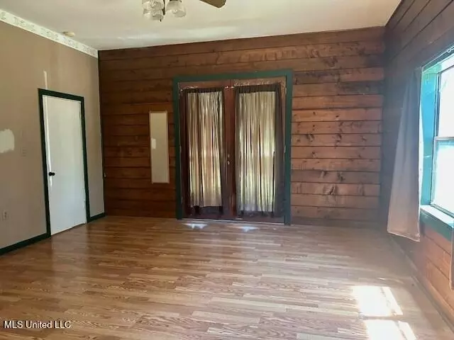 Living - 65 Quitman Perry Rd, Carriere, MS 39426 photo 5 of 5