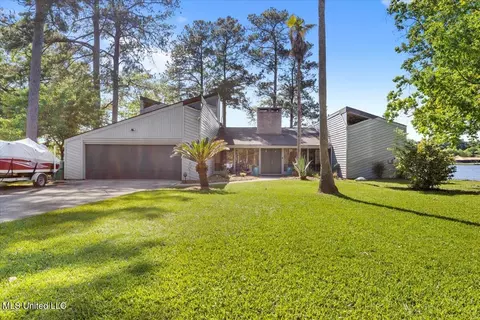 104 Mariner Cirlce Cir, Carriere, MS 39426