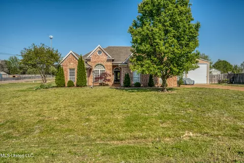 8158 Inverness Cv, Southaven, MS 38672