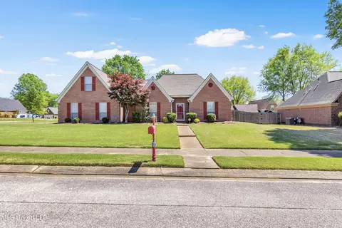 9100 Champlain Dr, Olive Branch, MS 38654