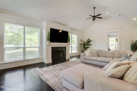 Living - 8521 Julia Dr, Vancleave, MS 39565 photo 2 of 2