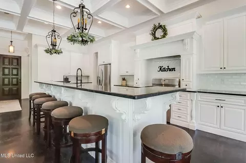 Kitchen - 8521 Julia Dr, Vancleave, MS 39565 photo 4 of 5