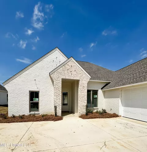 429 Aurora Cir, Canton, MS 39046