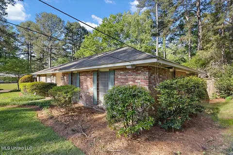 5305 Balmoral Dr, Jackson, MS 39211 photo 2