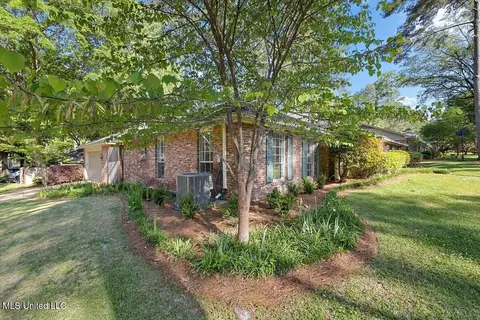5305 Balmoral Dr, Jackson, MS 39211 photo 3