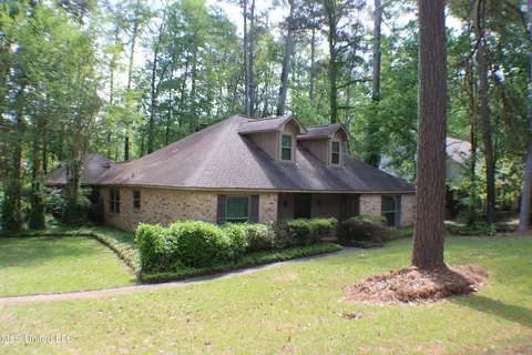 1109 Martin Dr, Brandon, MS 39047