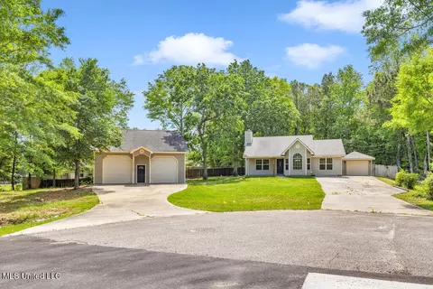 6630 Ahiahi Pl, Diamondhead, MS 39525