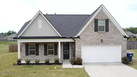 5727 Tucker Landing Dr, Horn Lake, MS 38637