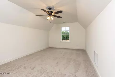Bedroom - 1419 Caroline Ct, Hernando, MS 38632 photo 2 of 4