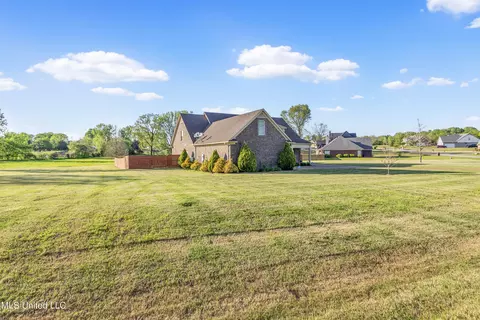 2585 Rodeo Way, Nesbit, MS 38651 photo 1