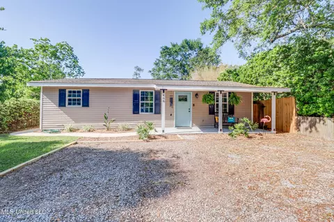 408 Necaise St, Waveland, MS 39576