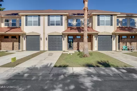 211 Capri Pl, Ocean Springs, MS 39564