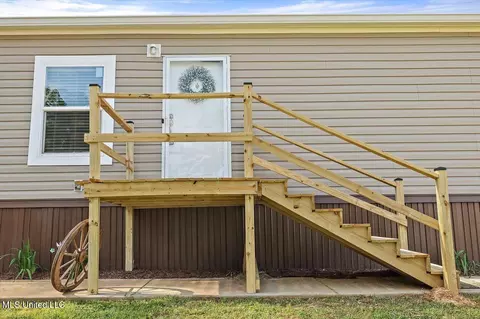 2017 Peterson Dr, Brandon, MS 39042