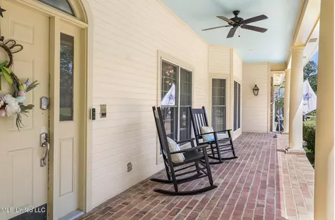 Exterior - 2 Oakleigh Pl, Jackson, MS 39211 photo 2 of 5