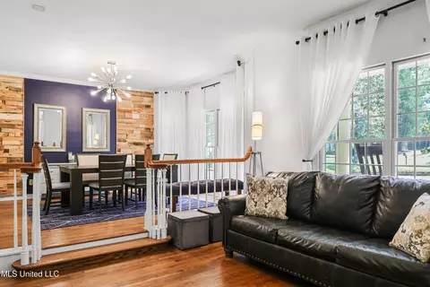 Dining - 2 Oakleigh Pl, Jackson, MS 39211 photo 2 of 3