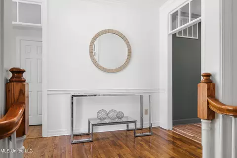 Entry Way - 2 Oakleigh Pl, Jackson, MS 39211 photo 3 of 7