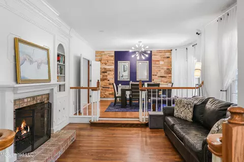 Dining - 2 Oakleigh Pl, Jackson, MS 39211 photo 1 of 3