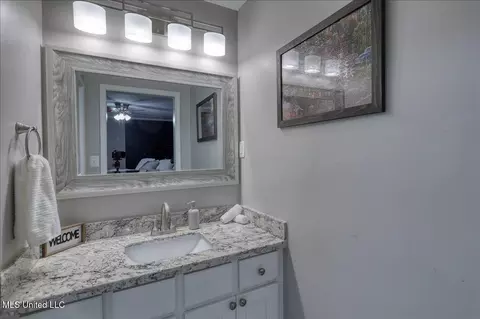 Bath - 47 Sagewood Dr, Brandon, MS 39042 photo 2 of 3