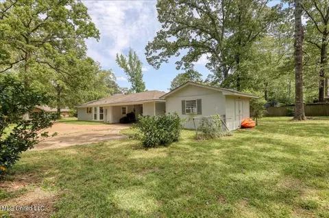 Exterior - 47 Sagewood Dr, Brandon, MS 39042 photo 4 of 6
