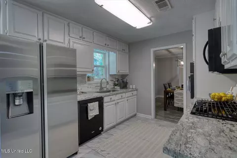 Entry Way - 47 Sagewood Dr, Brandon, MS 39042 photo 1 of 1