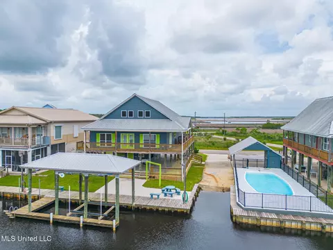4013 Haiti St, Bay Saint Louis, MS 39520