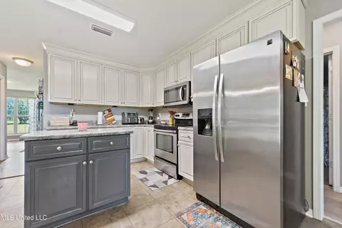Kitchen - 152 Brown Loop, Lucedale, MS 39452 photo 2 of 3