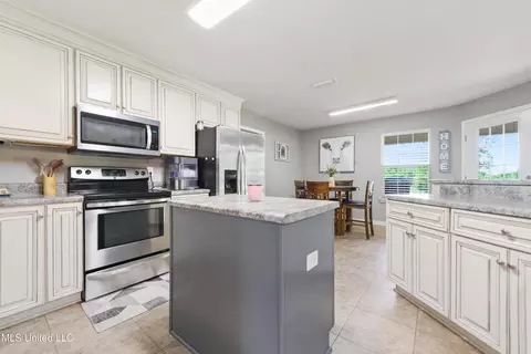 Kitchen - 152 Brown Loop, Lucedale, MS 39452 photo 3 of 3