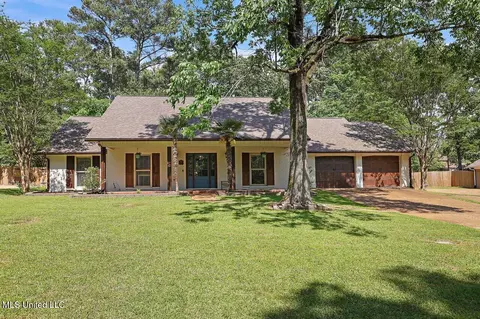 306 Swallow Dr, Brandon, MS 39047 photo 1