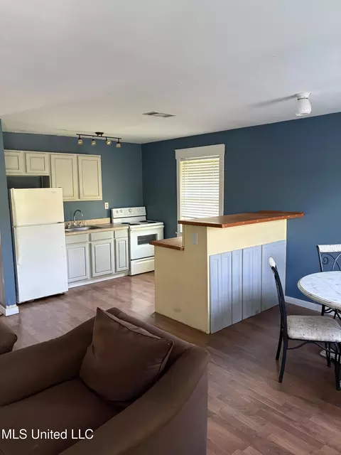 Kitchen - 8933 Riverlodge Dr, Moss Point, MS 39562 photo 1 of 2