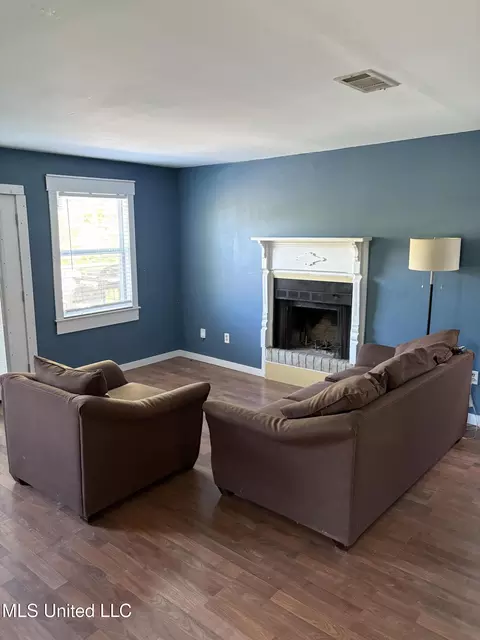 Living - 8933 Riverlodge Dr, Moss Point, MS 39562 photo 1 of 1