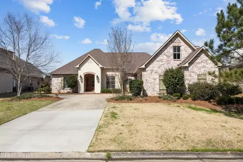 605 N Chickasaw Dr, Flowood, MS 39232