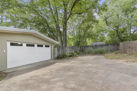 Exterior - 1980 Aztec Dr, Jackson, MS 39211 photo 10 of 11