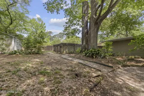 Exterior - 1980 Aztec Dr, Jackson, MS 39211 photo 7 of 11