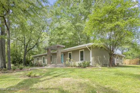 Exterior - 1980 Aztec Dr, Jackson, MS 39211 photo 2 of 11