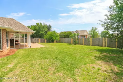 Exterior - 1028 Wakefield Pl, Brandon, MS 39047 photo 5 of 11