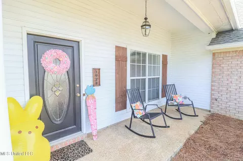 Exterior - 1028 Wakefield Pl, Brandon, MS 39047 photo 2 of 11