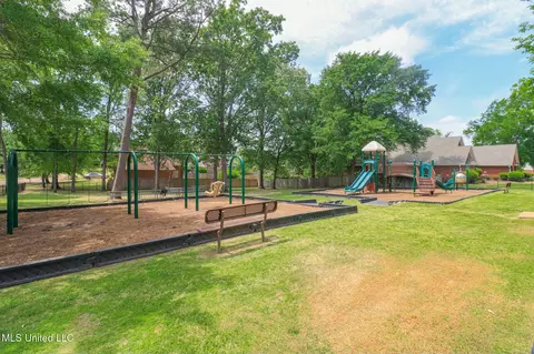Exterior - 1028 Wakefield Pl, Brandon, MS 39047 photo 8 of 11