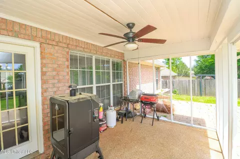 Exterior - 1028 Wakefield Pl, Brandon, MS 39047 photo 3 of 11