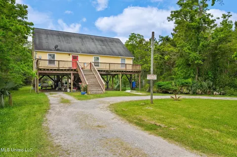 1455 Blue Meadow Rd, Bay Saint Louis, MS 39520