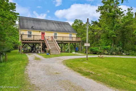 1455 Blue Meadow Rd, Bay Saint Louis, MS 39520