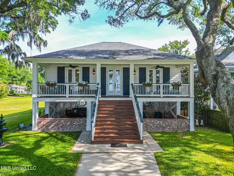 544 Beach Blvd, Biloxi, MS 39530