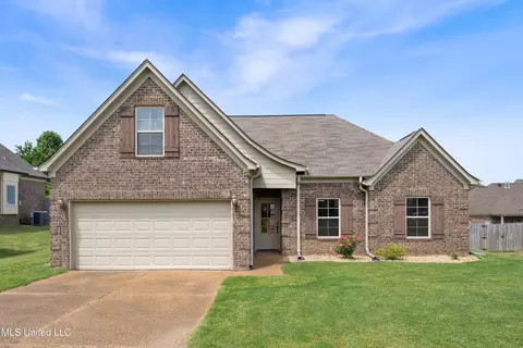402 Robin Cv, Senatobia, MS 38668