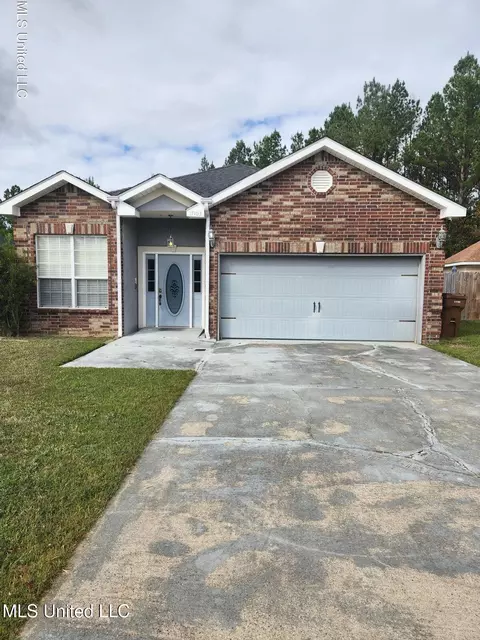17103 Palm Ridge Dr, Biloxi, MS 39532