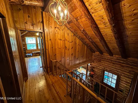 Entry Way - 2432 Attala Rd, Kosciusko, MS 39090 photo 2 of 4