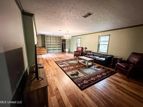Living - 2432 Attala Rd, Kosciusko, MS 39090 photo 2 of 6