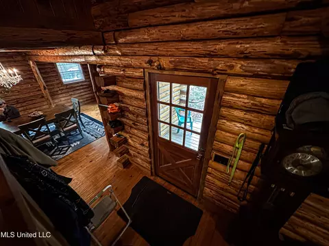 Entry Way - 2432 Attala Rd, Kosciusko, MS 39090 photo 3 of 4