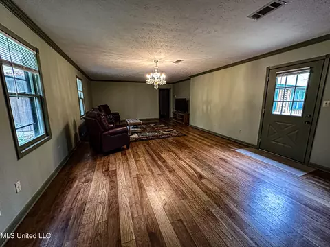 Living - 2432 Attala Rd, Kosciusko, MS 39090 photo 3 of 6