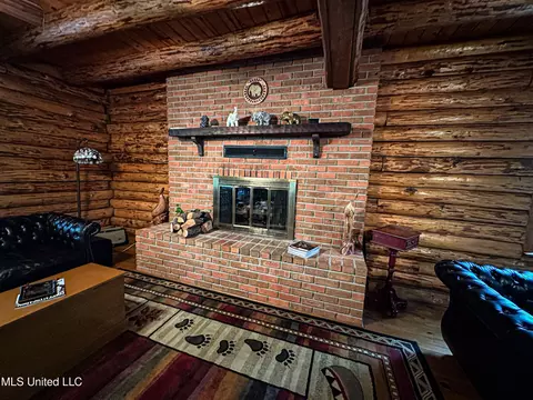 Living - 2432 Attala Rd, Kosciusko, MS 39090 photo 4 of 6