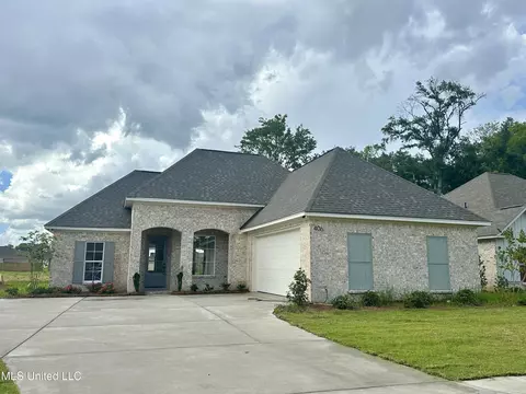 406 Butternut Dr, Canton, MS 39046