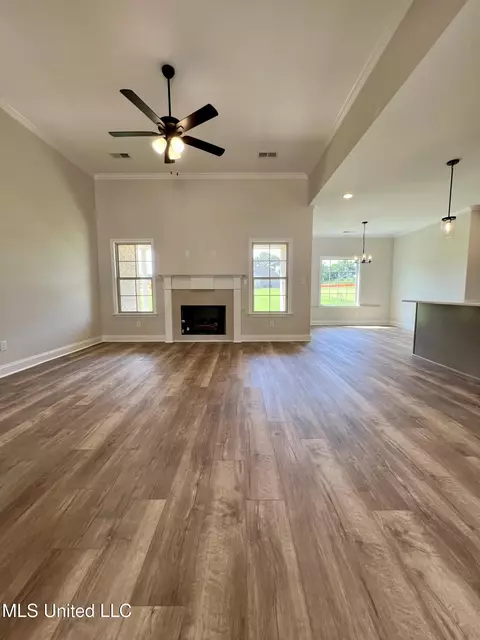 Living - 2375 Scott Meadows Ln, Hernando, MS 38632 photo 1 of 2